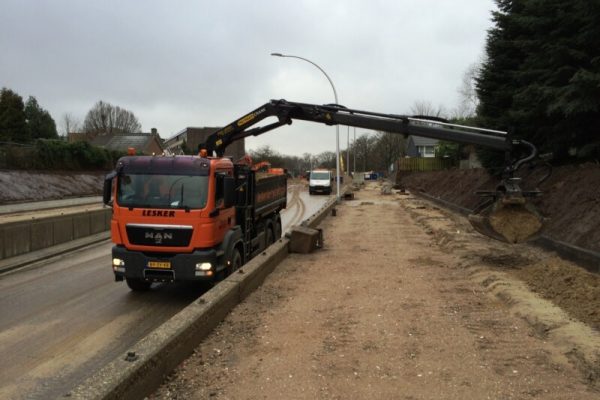 Vrachtauto 6x6 met kraan 3 zijdige kipper hengelo